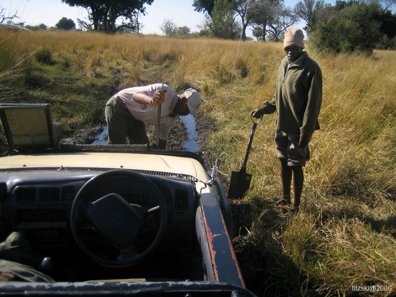 20060627-k-vehicle.stuck-g010b